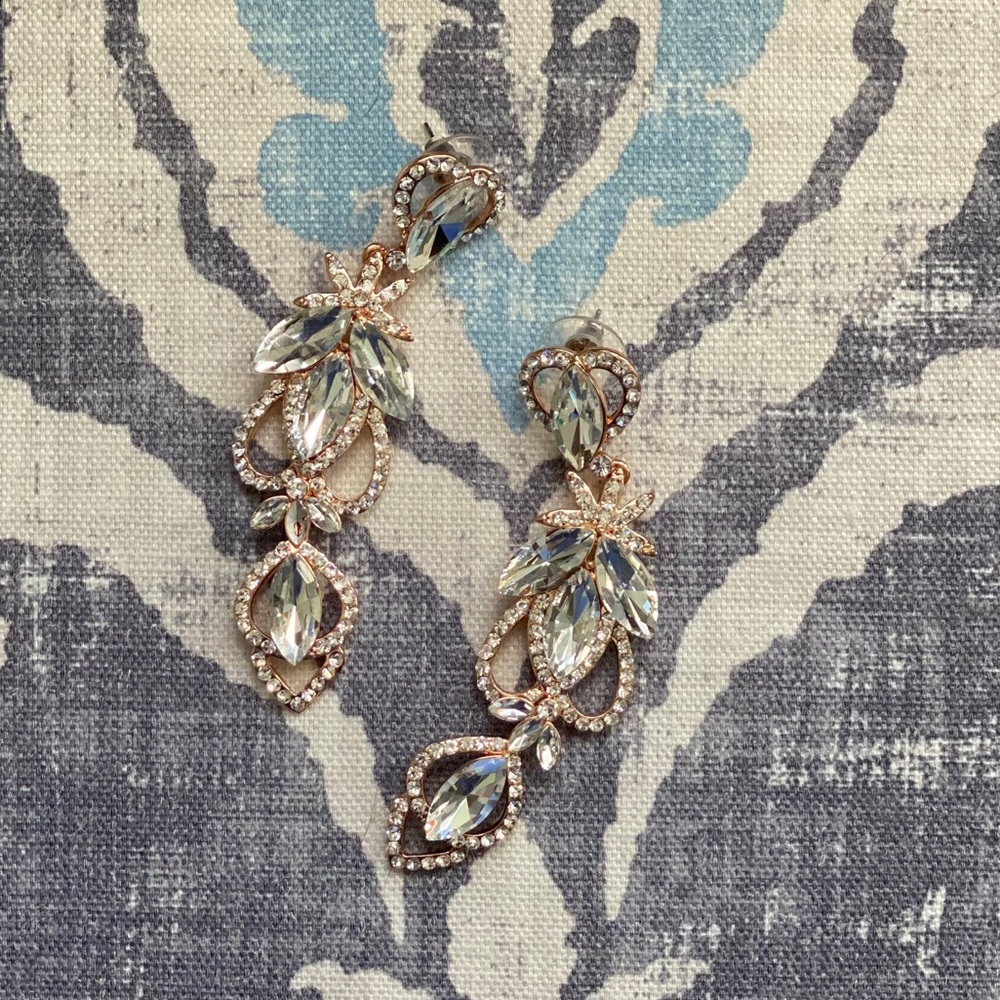 (Bundle for $8) Rose gold and Diamond earrings
